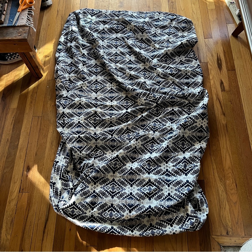Pendleton white/navy southwestern fitted sheet
